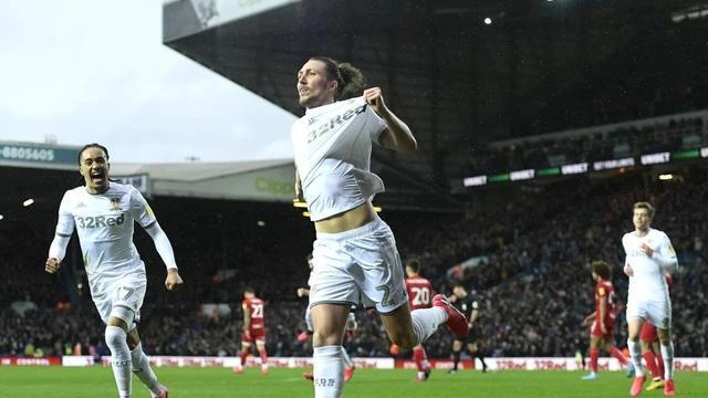 重返|利兹联时隔16年重返英超！唤醒了多少人那段白衣飘飘的记忆？