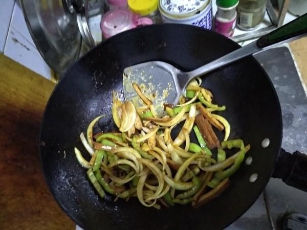 牛肉|遇到这肉别手软,买上几斤炖一锅,比牛肉都香,比羊肉滋补