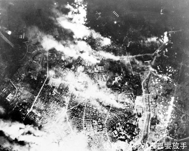  场景|惨烈度空前：影像纪录二战美军轰炸日本场景
