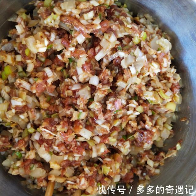 令人|虾蓉酱小笼包,入口鲜味浓,令人胃口大开