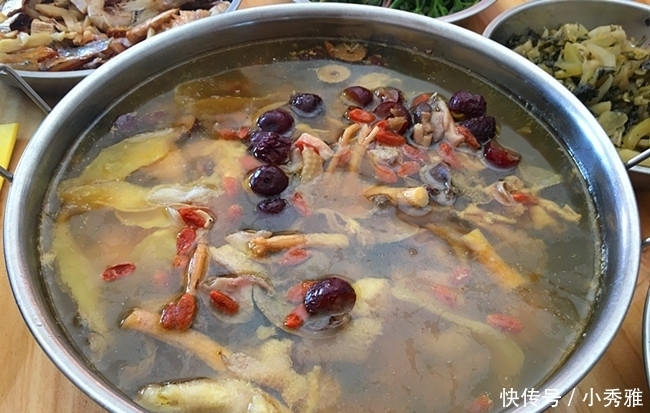 盛情难却|姐姐家请吃饭,姐夫下厨做了一桌客家菜,又吃又拿盛情难却!