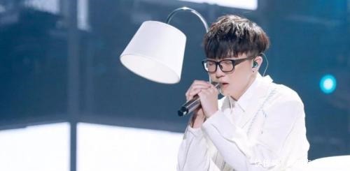 刘雨昕|杨超越、蔡徐坤、刘雨昕,那些综艺选秀中逆天改命的练习生!