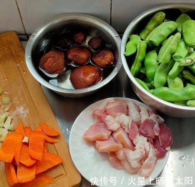 家常菜|五花肉炖油豆,好吃又下饭的家常菜