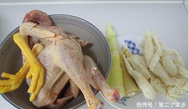 食材|用这三样食材炖汤，鲜得没话说了，浓香醇厚，增强体质对身体好