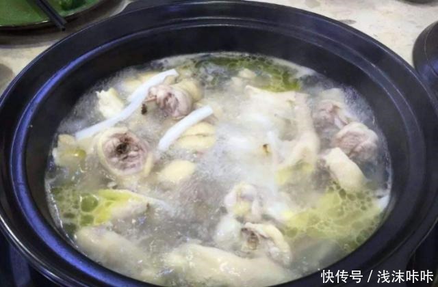 椰子鸡|椰子别只会喝汁,这样做,营养健康又美味,美味让人欲罢不能!