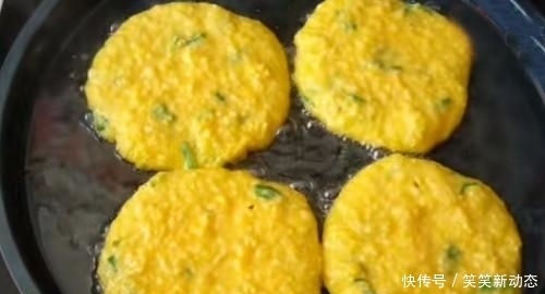 搅拌均匀|鲜玉米换个吃法,十分钟玉米鸡蛋饼出锅,品质生活从舌尖开始