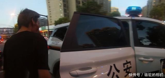  老人|傍晚！余杭一七旬老人倒在河道旁边，脸色苍白……