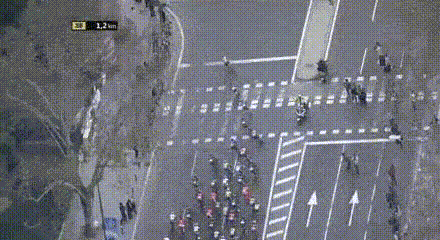  拍到|搞笑GIF：在沙滩上拍到比大白鲨还恐怖的生物