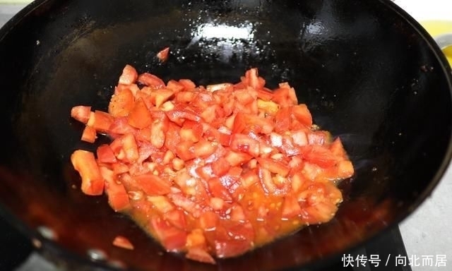 好吃|教你一个剩油条好吃的做法,酸溜开胃特省事,端上桌就差舔盆了