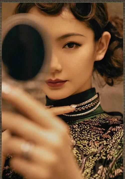  眼中|迷人计丨“美瞳本体”华晨宇，眼中有星空！