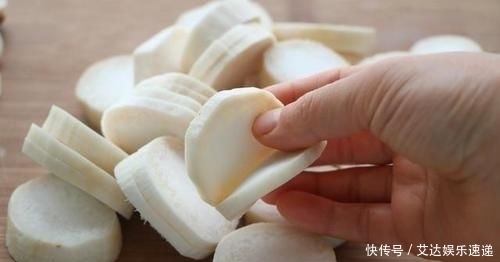  下饭|鸡腿菇不炒不凉拌，学会新吃法，好吃又下饭，上桌汤汁都不剩！