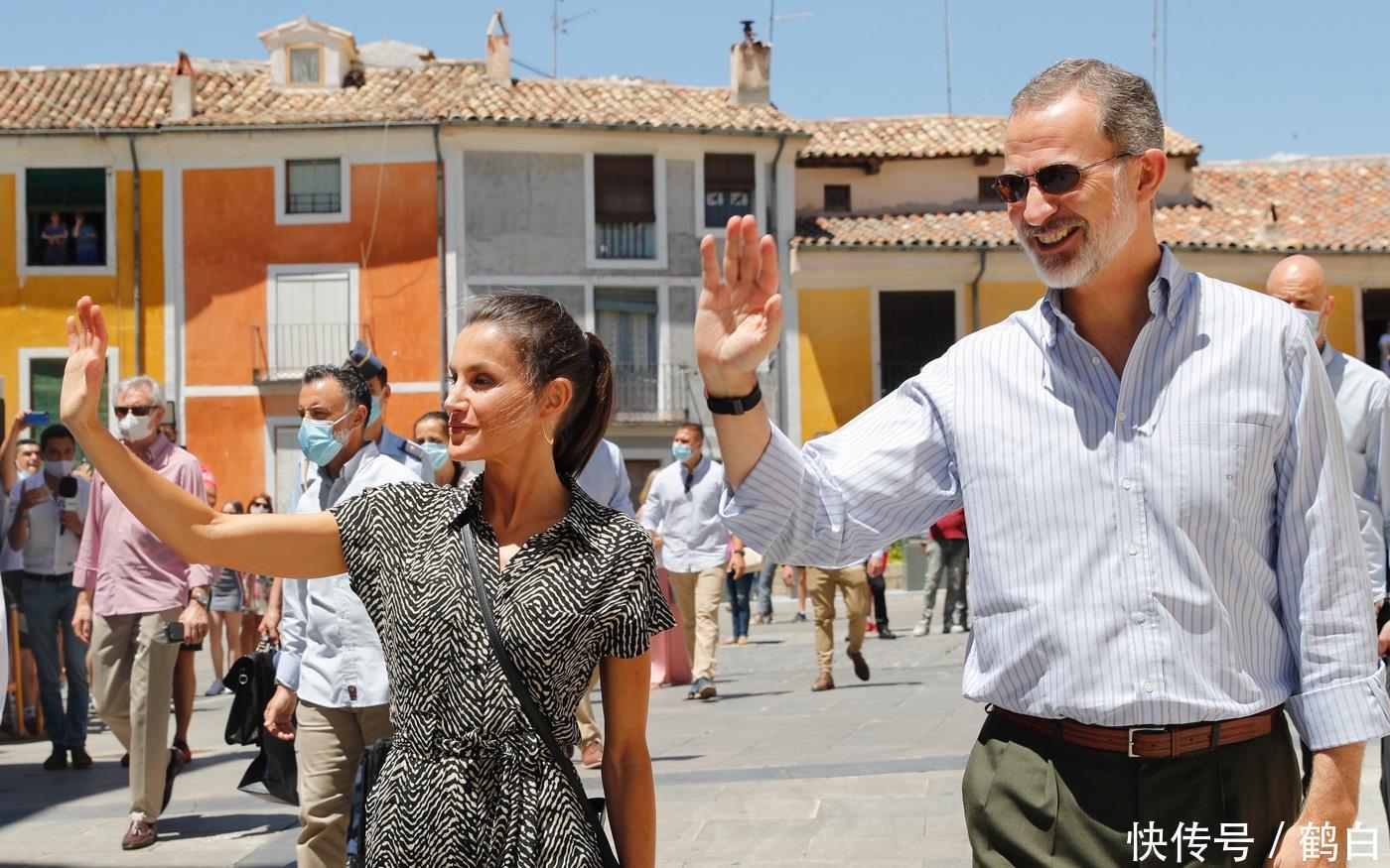  连体|西班牙王后穿连体裤亮相，端庄气质又时髦，唯独花纹太像老年装