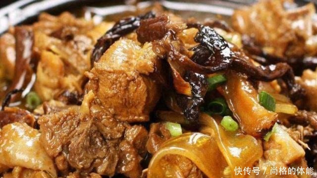 就可以|一道地地道道的东北菜,营养价值很高,美味的小鸡炖蘑菇
