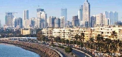 令人|印度富人区为什么总会有贫民姑娘晃悠?目的只有一个,令人心酸!