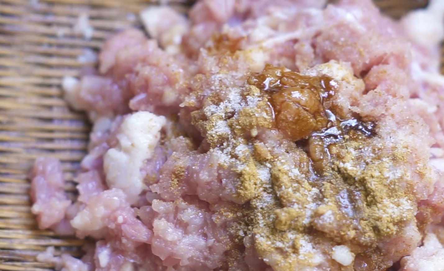 清脆|野外自制的酸奶热狗,做法简单,清脆爽口,吃一口就上瘾!