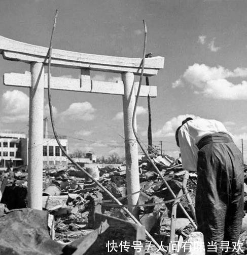 废墟|直击战后日本民众的生活, 废墟中有人挣扎有人很欢乐