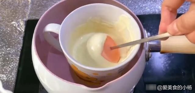 瞬间|最简单的网红甜品仙桃奶冻,抖音百万赞神仙甜品,敲开瞬间超治愈