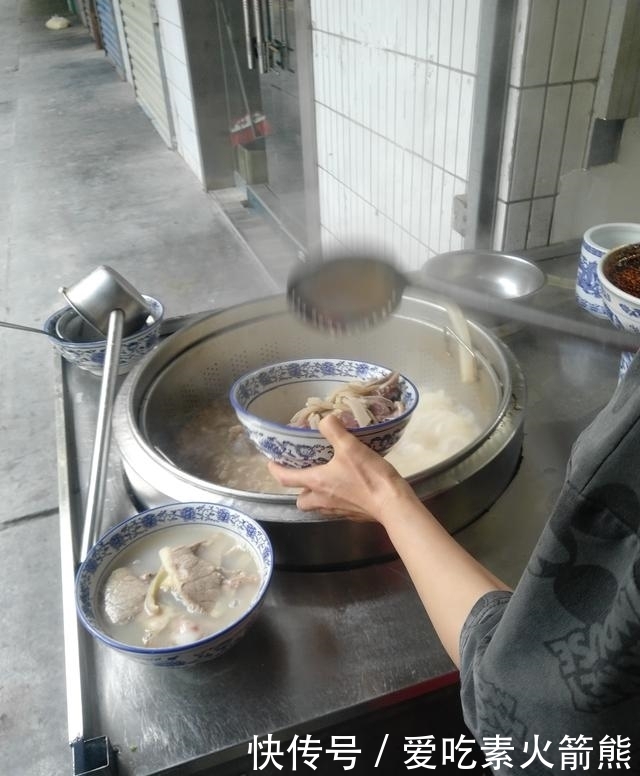 吃羊杂|关中名吃,大锅熬汤,秋天来一碗暖心暖胃又滋补