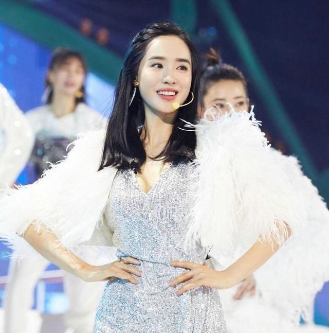 假唱|假唱,假哭,《乘风破浪的姐姐》一副好牌被打的稀碎