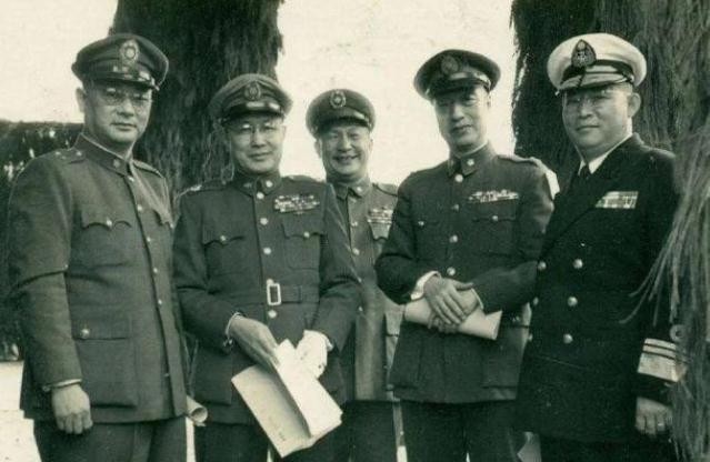 中将|解放战争时,国军中将这个军衔多到烂大街,但想再进一步难如登天