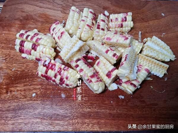 香味|天热下厨,午餐就炖这一道菜,粗粮鸡肉皆有,鲜香味美,开胃下饭