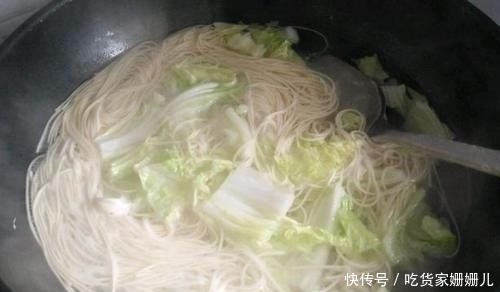  方法|煮面条时，沸水下锅就错了，难怪面条不好吃，正确方法在这里