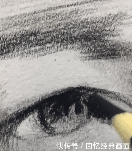 学渣|老师要求画神仙姐姐,学渣美术生直接上手,看到成品:没毛病!