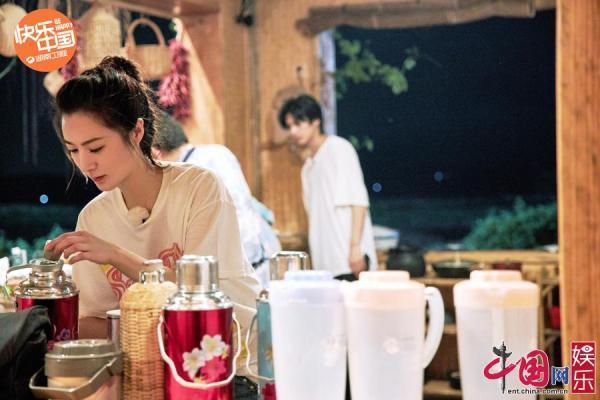  暴风雨|《向往4》版纳突降冰雹 蘑菇屋遭遇有史以来最大暴风雨