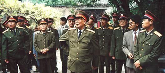 新婚|四一年，新婚娘子救了一位战士，四十年后他成开国中将回来报恩