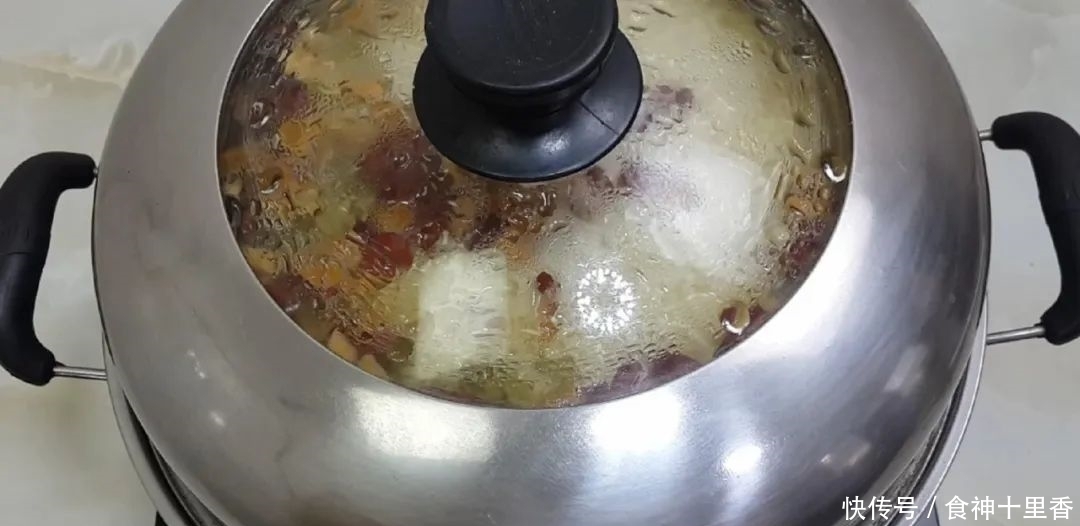  个个|糯米又出新吃法，加2把红枣，个个焦脆又软糯，出锅孩子抢着吃！