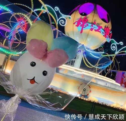 可爱|昨天在夜市买了一个超可爱的兔子棉花糖,然后……