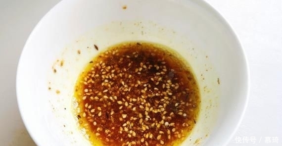  即可|夏天懒人的必备菜，凉拌土豆片，脆嫩爽口，辛辣可口，2分钟即可学会