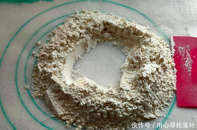 少许|月饼中的“小王牌”,「广式豆沙月饼」