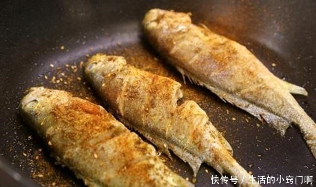 不破|煎鱼时,直接下锅就“废”了,大厨教你3个妙招,鱼皮不破不粘锅
