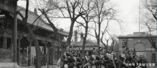  阵地|1900年清军用竹竿挑块点燃的油布伸进洋人阵地, 洋人纳闷: 啥意思