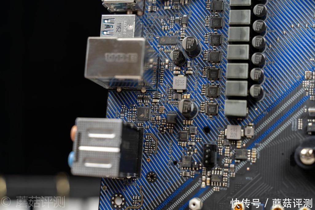  华擎|一块性价比超高的B550主板、华擎B550 Extreme4极限玩家主板 评测