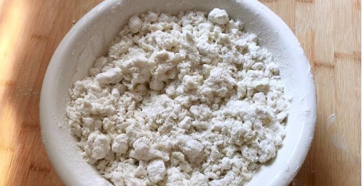 油炸|正宗油炸糕做法,糯米粉开水烫一烫,个个空心不塌陷,吃着不油腻