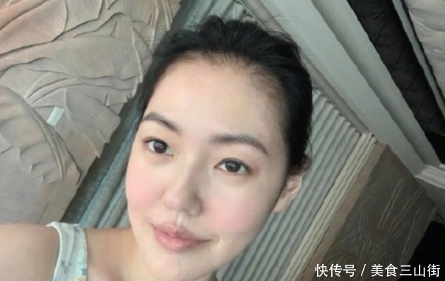 小S|小S晒高冷自拍照 发文:觉得自己很漂亮