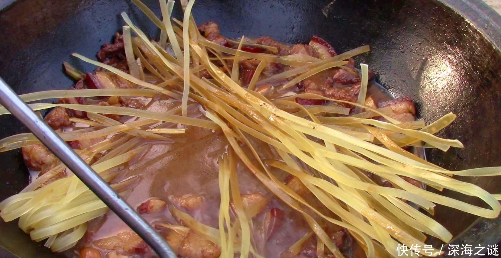 分钟|1分钟教你红烧肉的做法，加入两样食材，不柴不腻，肉皮晶莹剔透