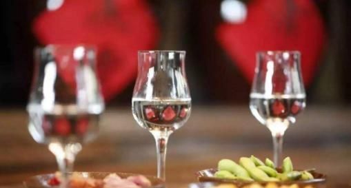 特别|喝白酒时,你是怎样判断粮食酒和勾兑酒的这些妙招你知道吗