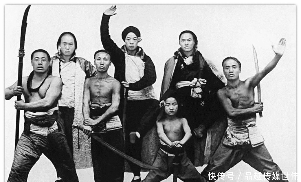 义和团|慈禧下了个糊涂命令，李鸿章看破不说破，电报里一句话让她明白