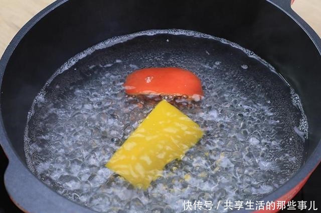 黄椒|惊了,丸子还能这么吃,鲜香软嫩,3分钟就能学会