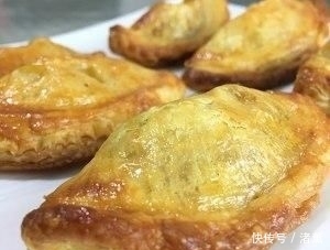  好吃|用蛋挞皮做的菠萝派，简单快手，好吃的不得了！