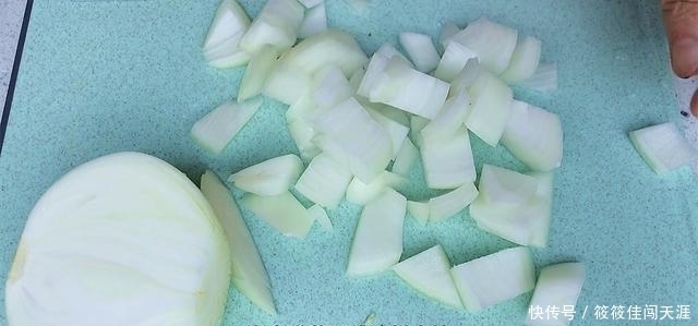 在家|饭店208元的三汁焖锅,自己在家做30块全家吃饱,做法特简单