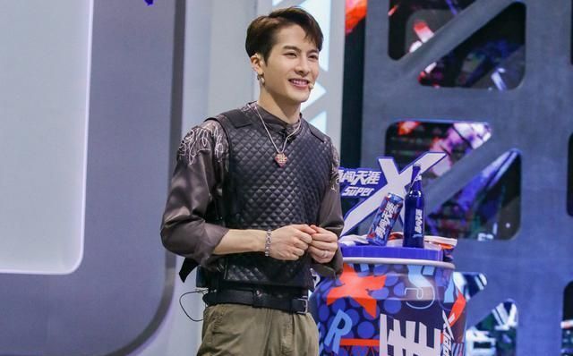  王一博|《街舞》王一博抢人挖王嘉尔“墙脚”，用舞圈黑话争取占了上风