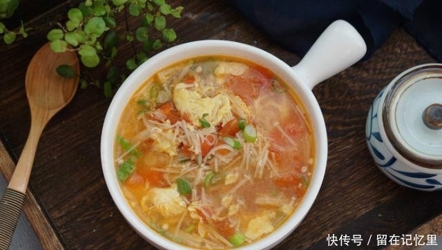 大热天|大热天,西红柿和它是绝配,每天一碗,清热解暑,精神过夏天