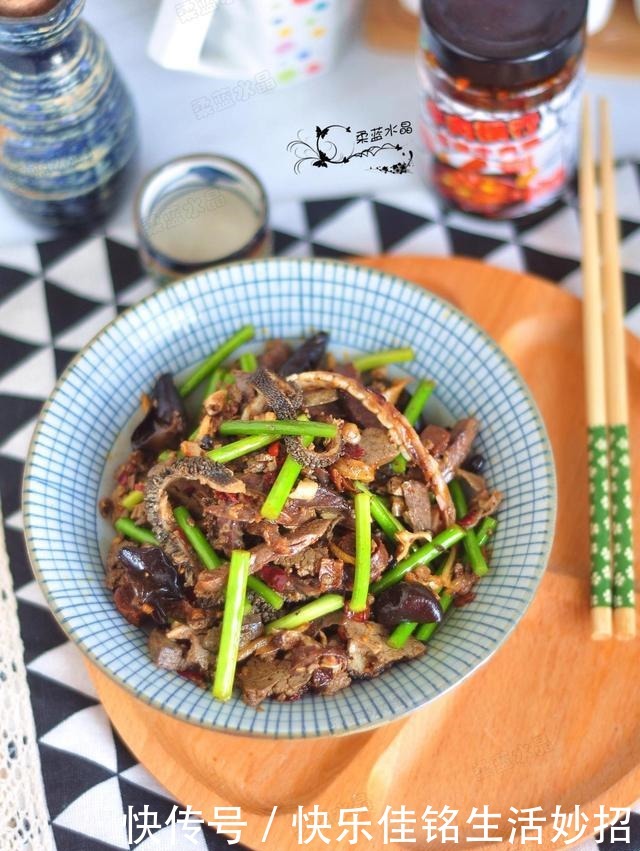 下饭|这菜太下饭了!一到天冷就想吃,一顿舍不得吃完,必须配馒头