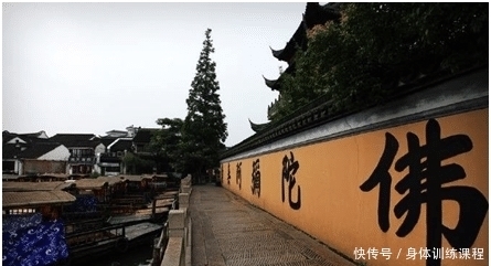  大方广佛华|“南无阿弥陀佛”，到底是什么意思？有人念了几十年，竟不知道！