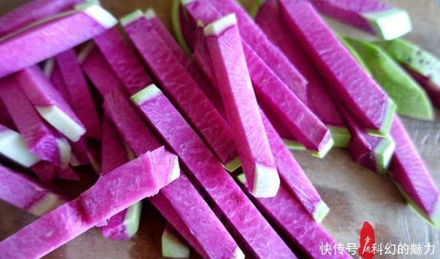 爽脆|腌好的心里美萝卜,爽脆有韧性,颜色也美,吃起来特爽快