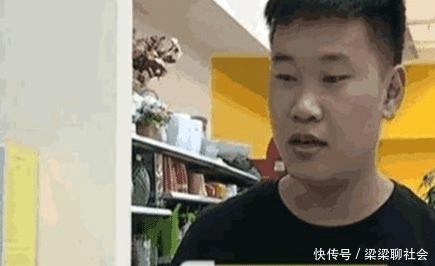  都会在中秋|男子在沃尔玛花2万多买月饼，撕开一看傻了，商家：可以给你退